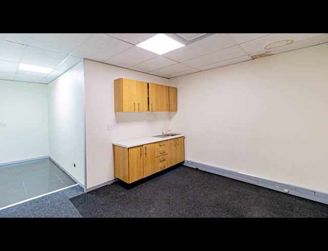 359M² OFFICE TO LET IN FERNDALE